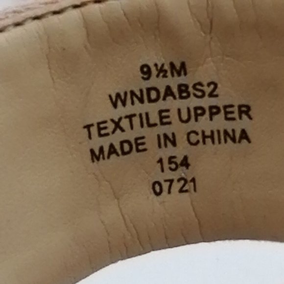 Nine West Womens Beaded Slip On Sandal Pink Faux Suede Pointed Toe 9.5M - Picture 9 of 9